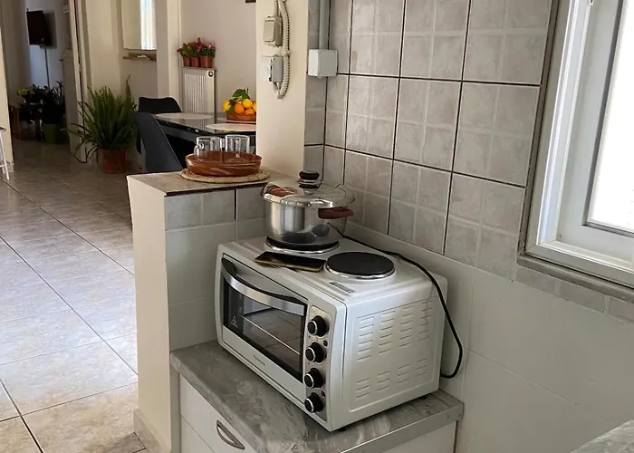 Beautiful Eos Awaits For Excursions * Nea Tiryntha